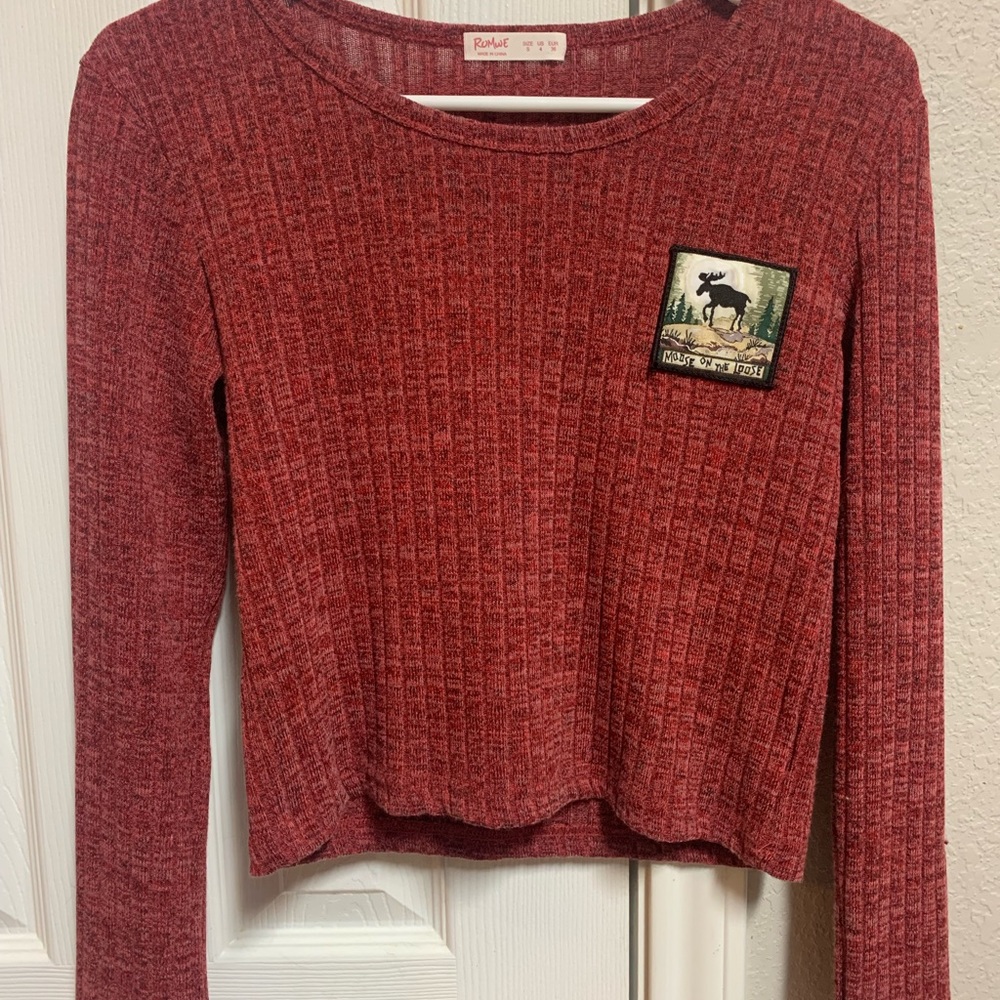 Romwe “Moose On The Loose” Long Sleeve Maroon Crop Top